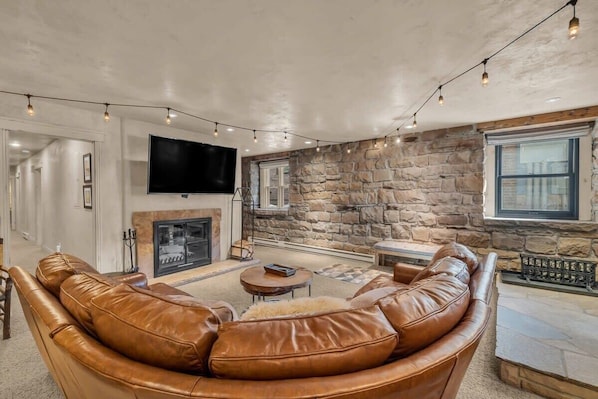 This rustic 2-bedroom condo located in the heart of historic downtown is a unique and stylish space to call home while in Park City!