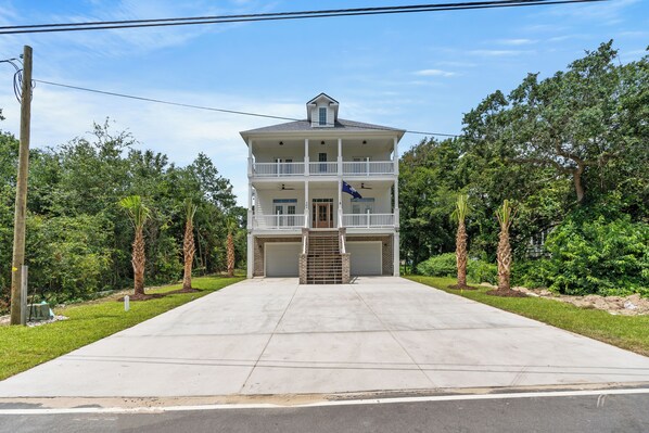 Welcome to Sugar Hill which is centrally located in Atlantic Beach.