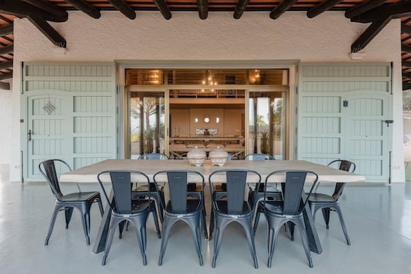 Outdoor dining
