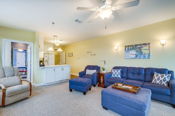 Huddleston Vacation Rental | 2BR | 2BA | Step-Free Access Via Elevator