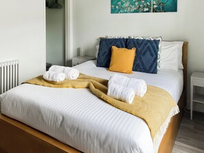 Double bedroom | Longford Cottage, Havenstreet