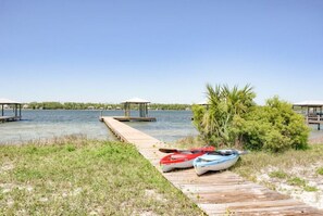 Private pier - excellent for fishing! Two kayaks available for use.