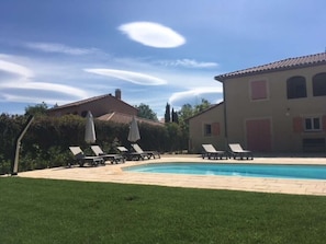 Splendid Vallon-Pont-d'Arc Villa | 5 Bedrooms | Villa Domaine Les Rives de l'Ardeche | Great Pool Area