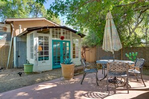 Private Backyard | Outdoor Dining