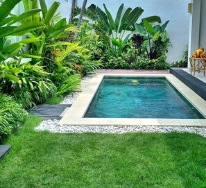 Private pool