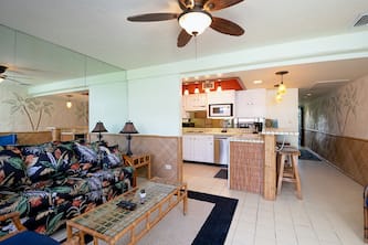 Gem of the Kona Coast Relax in the pool or the saltwater pool nearby CDEA207