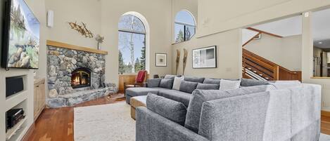 Living Room: Hilltop Manor in Tahoe Donner