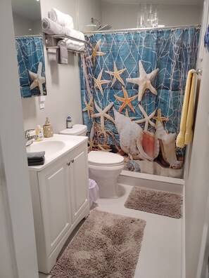 BATHROOM 2