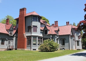 Kingscote Newport Mansion
