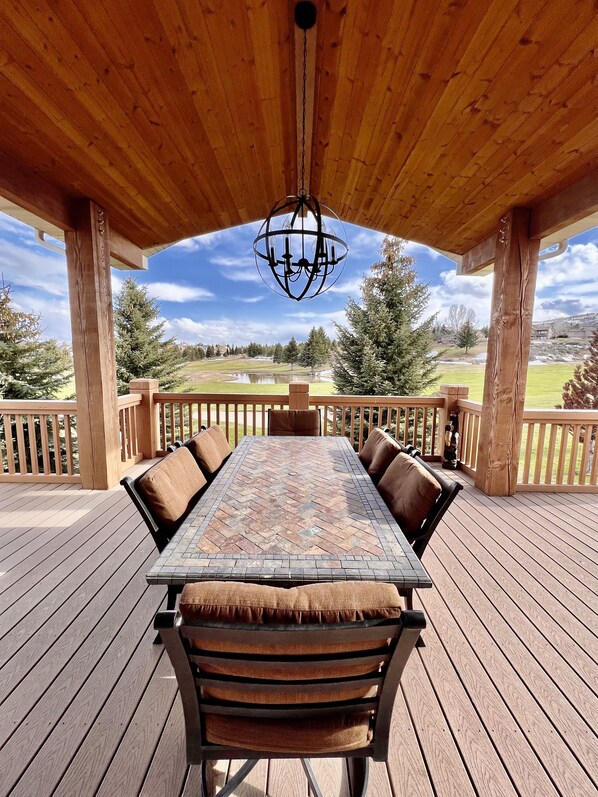 Outdoor dining