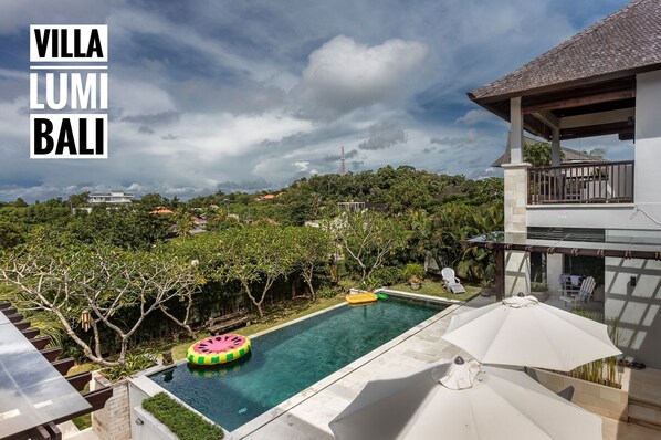 Swimming pool,View