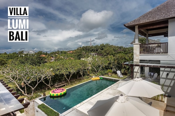 Swimming pool,View