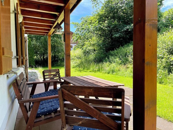 Outdoor dining