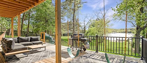 You will love the deck views and natural lakefront setting at Hank's House!