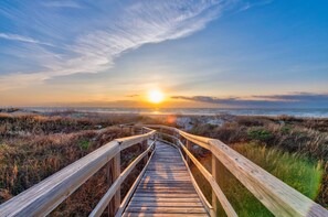 out door - Boardwalk to the beach