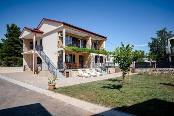 Extérieur maison de vacances [été]