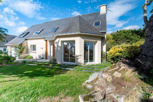 Belle maison avec jardin clos tout autour, sans vis à vis