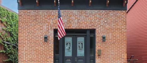 Owl House Entry on Bench Street