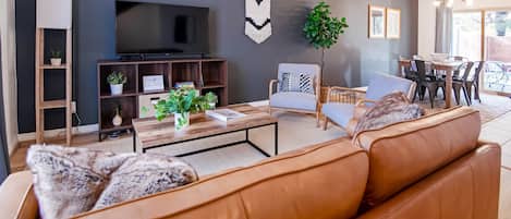 Kanab Casita Vacation Rental in Kanab Utah - Living Room 1