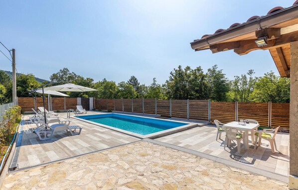 pool
