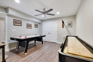 Spielezimmer