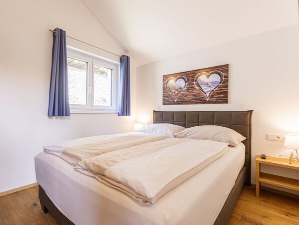 Property, Furniture, Building, Window, Comfort, Bed Frame, Wood, Interior Design, Shade
