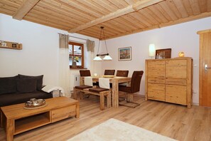 Essecke im Wohnzimmer