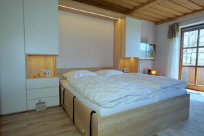 Klappbett im Wohnzimmer