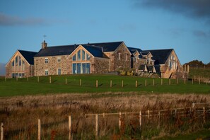 Kipney Steading with Capercaillie Cottage