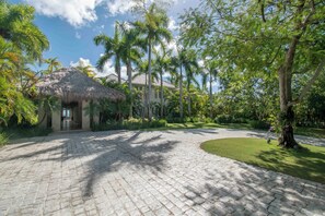 La Guappa - ocean front luxury villa in Punta Cana golf and beach resort (2445)