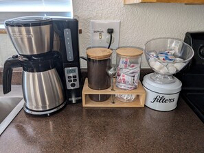 Kaffe og/eller kaffemaskine