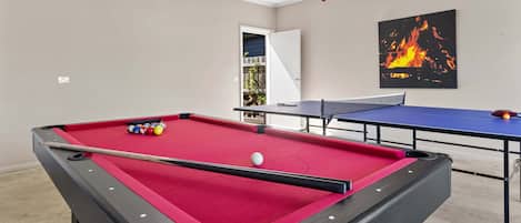 Games Room: Pool table and ping pong table