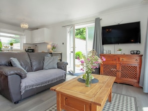 Living room | Squirrels Leap, Rosecraddoc, near Liskeard