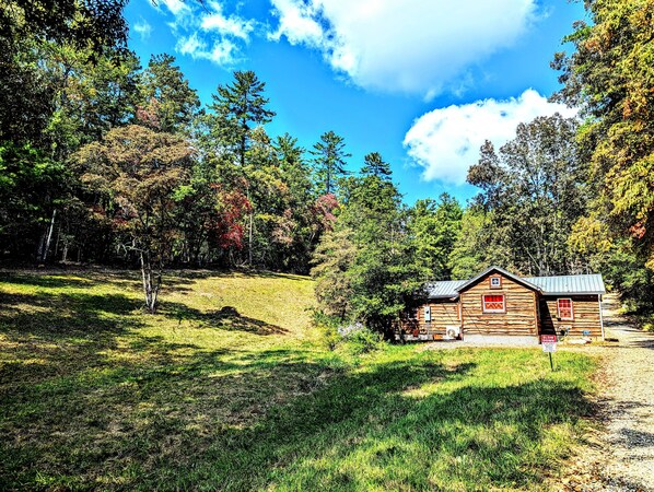 As you pull up the drive way. You drive up to the rear of the cabin. 