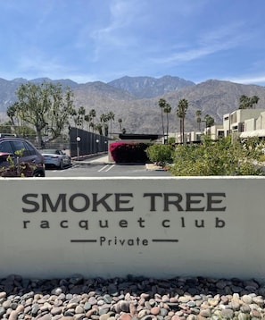 Enjoy the largest Pool & Spas in Palm Springs! Pickle ball & Tennis Courts! 
