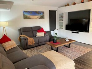 Upstairs loungeroom