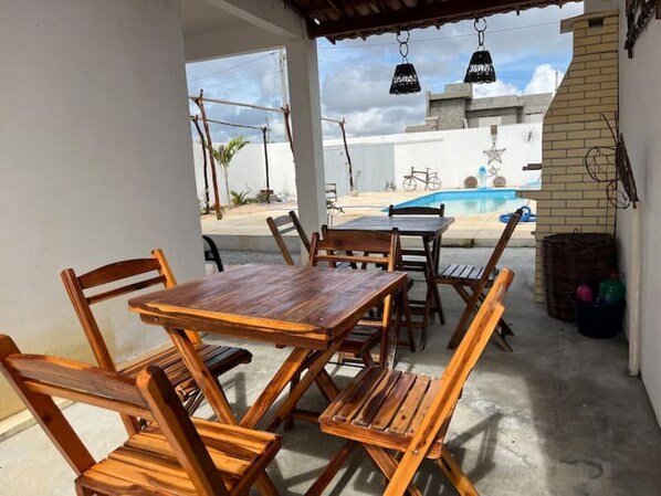 Outdoor dining