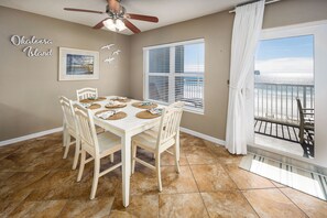 Dining Area - Have a meal while enjoying a view!