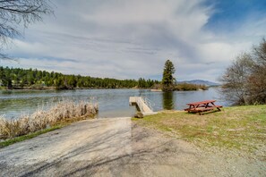 Access to 2 Boat Launches