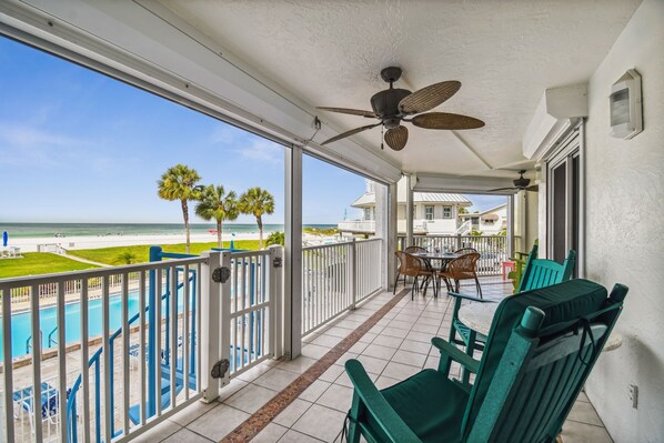 Expansive, beach-facing balcony