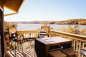 Outdoor Dining Overlooking Lake