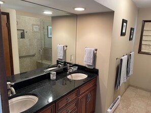 Main bathroom twin sinks 