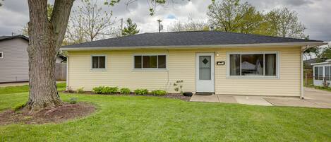 Dayton Vacation Rental | 3BR | 1.5BA | 1,050 Sq Ft | Step-Free Access