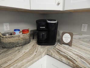 Kaffee und/oder Kaffeemaschine
