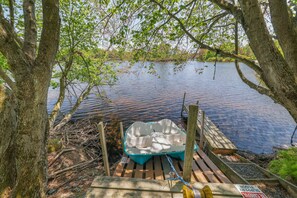complementary paddle boat