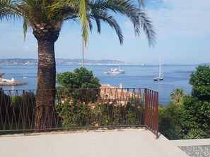 Vue sur Cannes depuis la terrasse