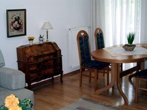 Ferienwohnung 64qm, 1 Schlafzimmer, max. 2 Personen-Wohnzimmer