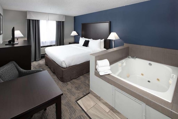 Spacious suite with a King size bed with a Jetted Tub