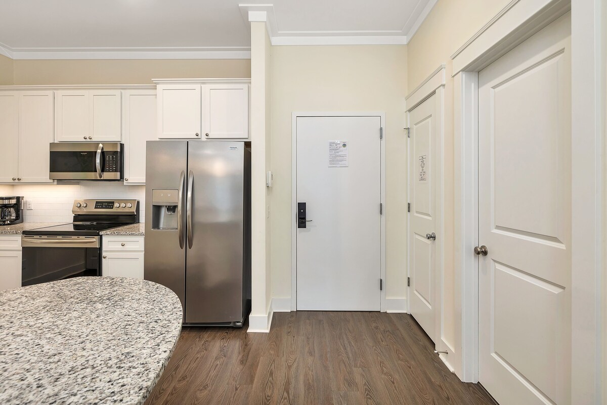 Updated condo with pool & steps to village