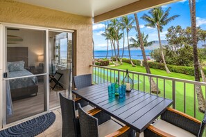 Comfy Lanai with Ocean Views